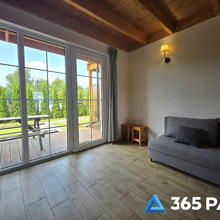 Urocze Letniskowe Blisko Morza - 365pam Ferienhaus Bobolin
